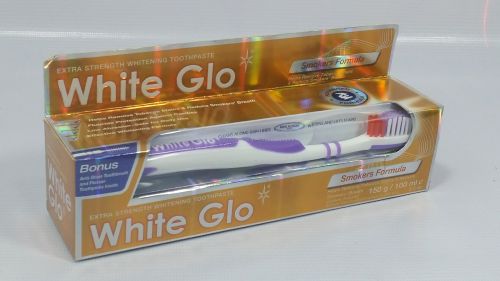 معجون اسنان وايت جلو للمدخنين +فرشة